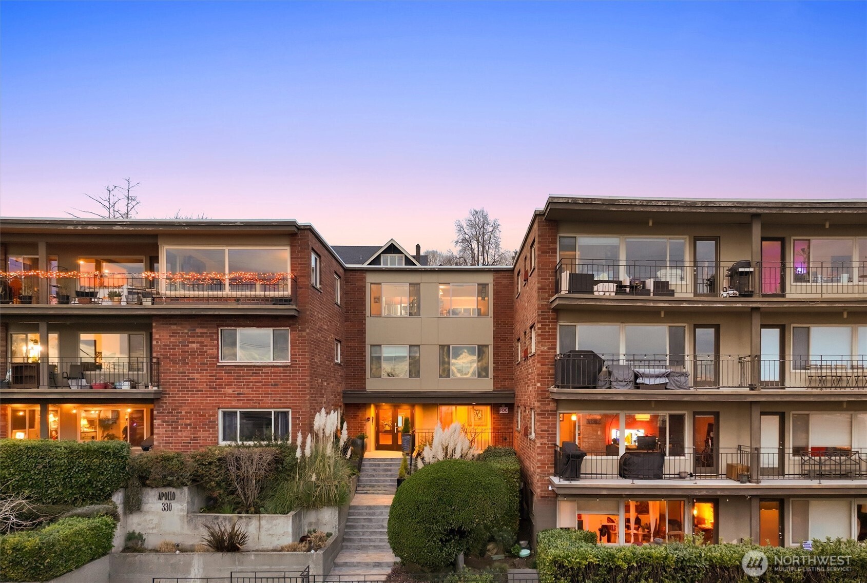 330 West Olympic Place, Unit 407 Seattle, WA 98119 - Photo 22 of 23