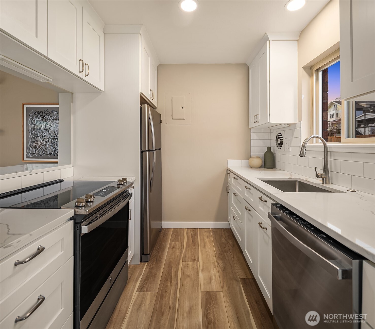 330 West Olympic Place, Unit 407 Seattle, WA 98119 - Photo 8 of 23