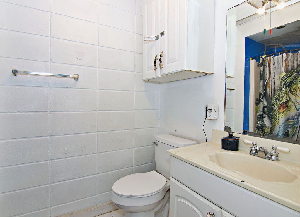 41 3rd Avenue Iva, SC 29655 - Photo 19 of 31 This functional bathroom provides essential amenities for daily routines.