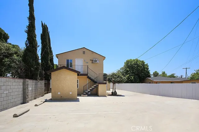 $1,900 | 10709 Sherman Place, Unit 10713, Sun Valley, CA 91352