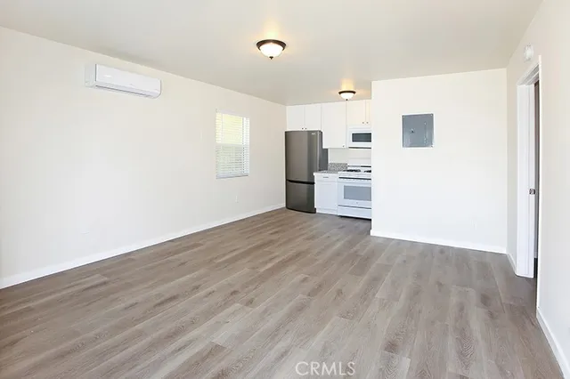 $1,900 | 10709 Sherman Place, Unit 10713, Sun Valley, CA 91352