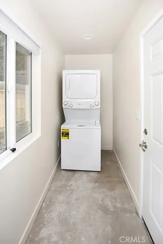 $1,900 | 10709 Sherman Place, Unit 10713, Sun Valley, CA 91352