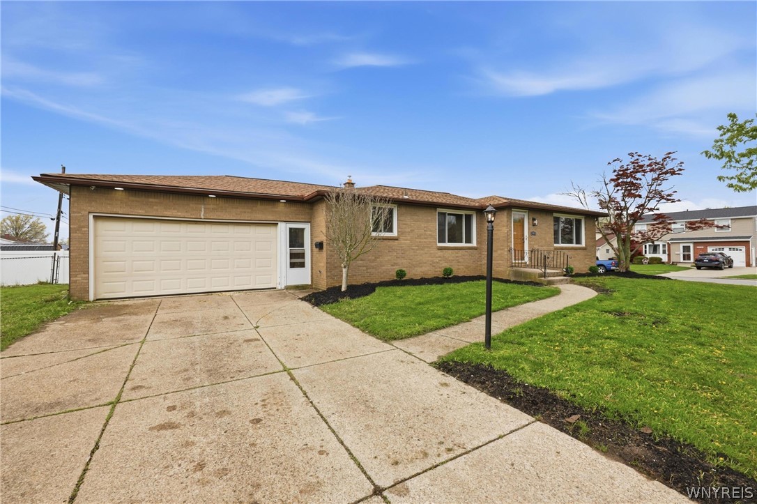 215 Steven Drive Cheektowaga, NY 14227 - Photo 3 of 50