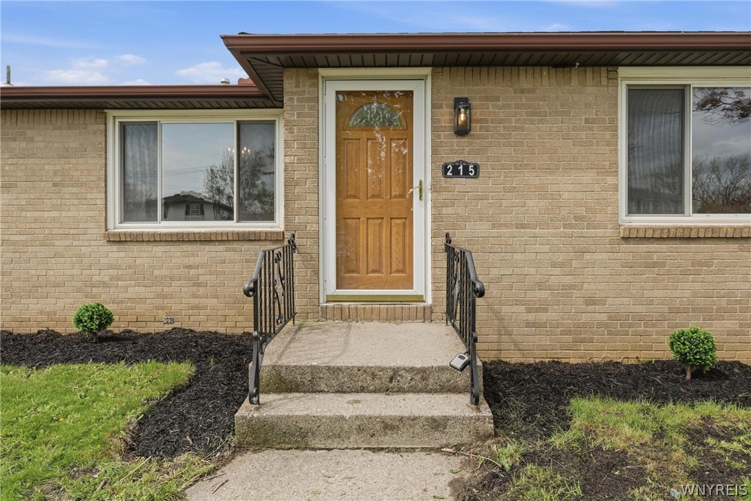 215 Steven Drive Cheektowaga, NY 14227 - Photo 5 of 50
