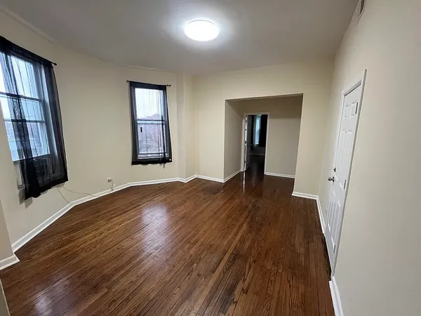 $1,795 | 1325 South Sawyer Avenue, Unit 3, Chicago, IL 60623