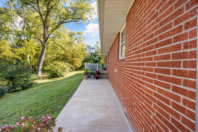 $399,900 | 124 South Martinwood Road, Knoxville, TN 37923