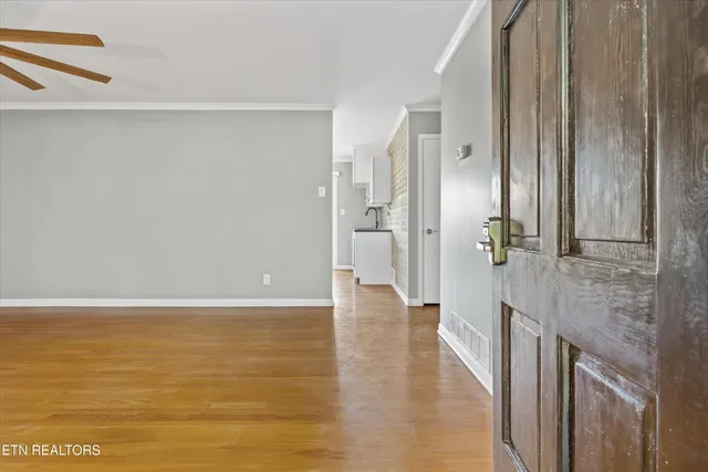 $399,900 | 124 South Martinwood Road, Knoxville, TN 37923