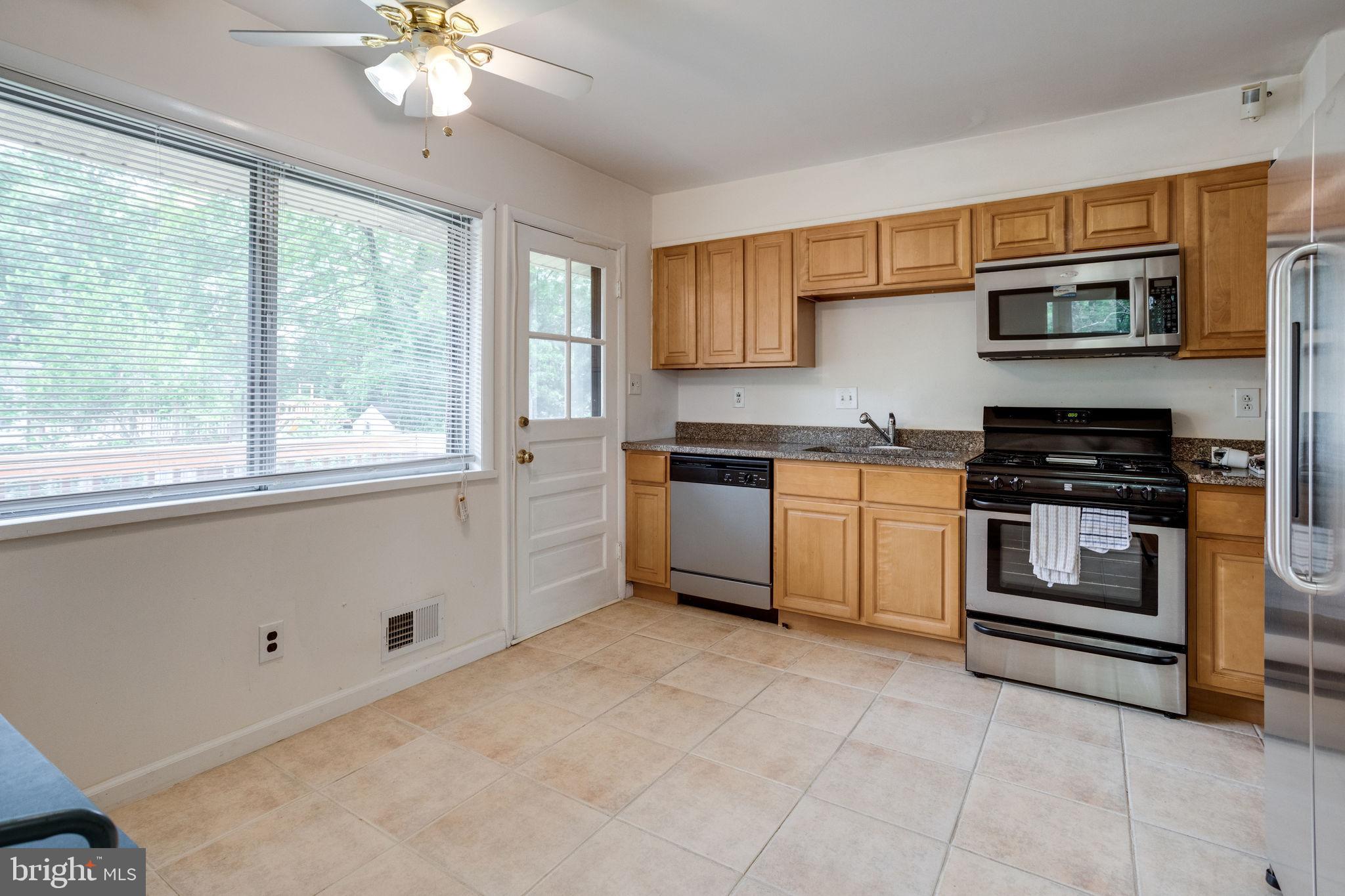 6570 Braddock Road Alexandria, VA 22312 - Photo 17 of 74 Gallery Image 17