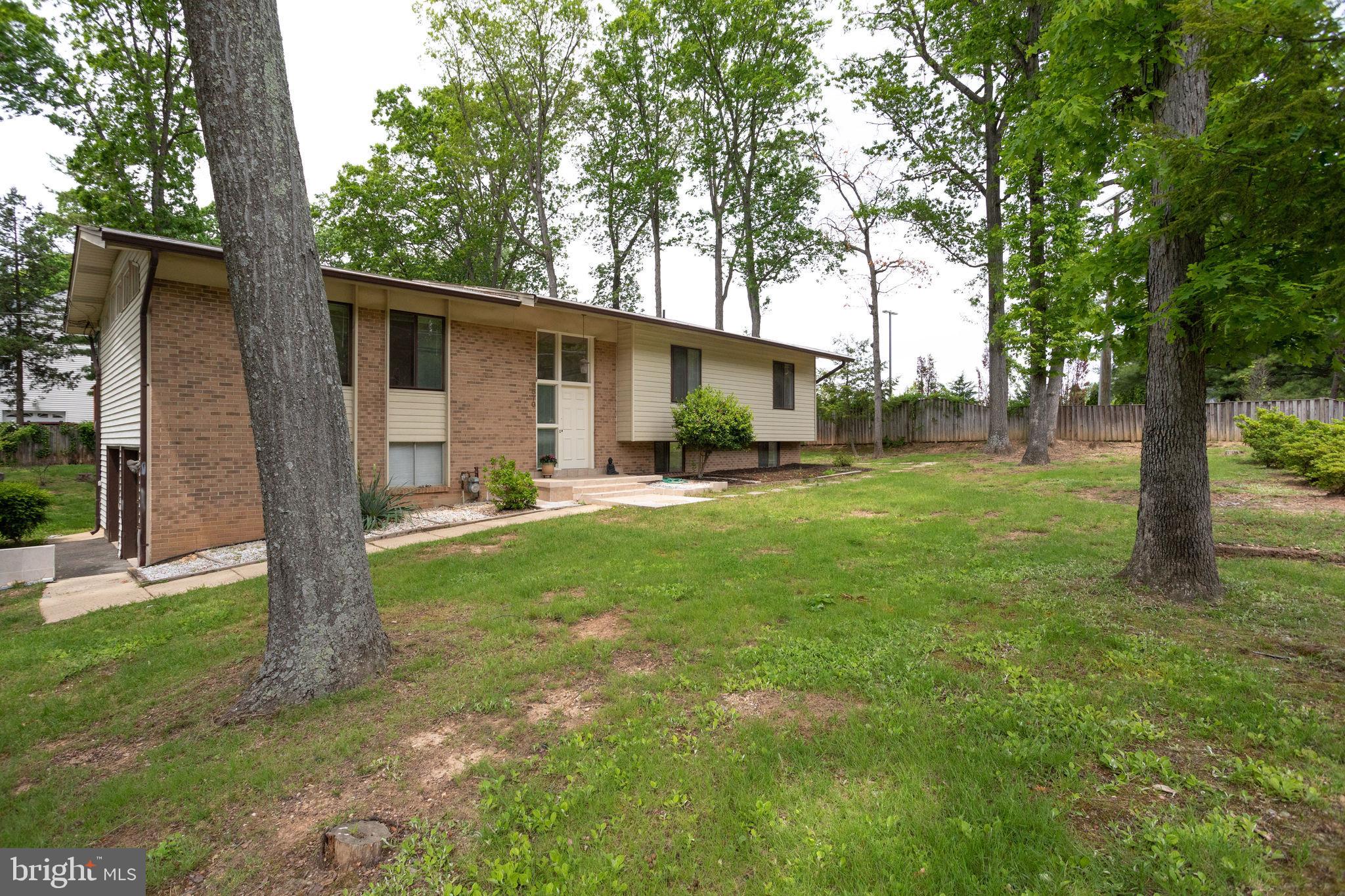 6570 Braddock Road Alexandria, VA 22312 - Photo 3 of 74 Gallery Image 3