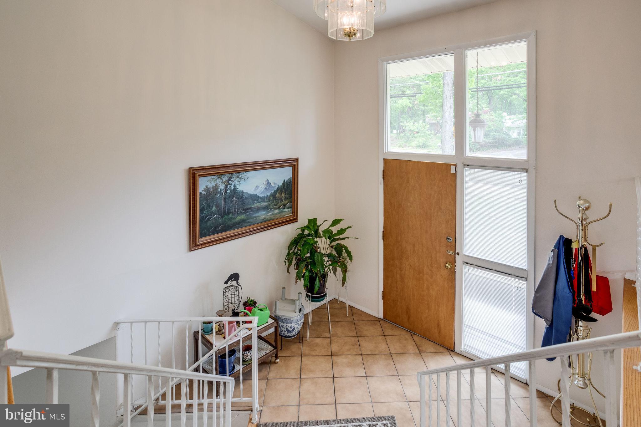 6570 Braddock Road Alexandria, VA 22312 - Photo 7 of 74 Gallery Image 7