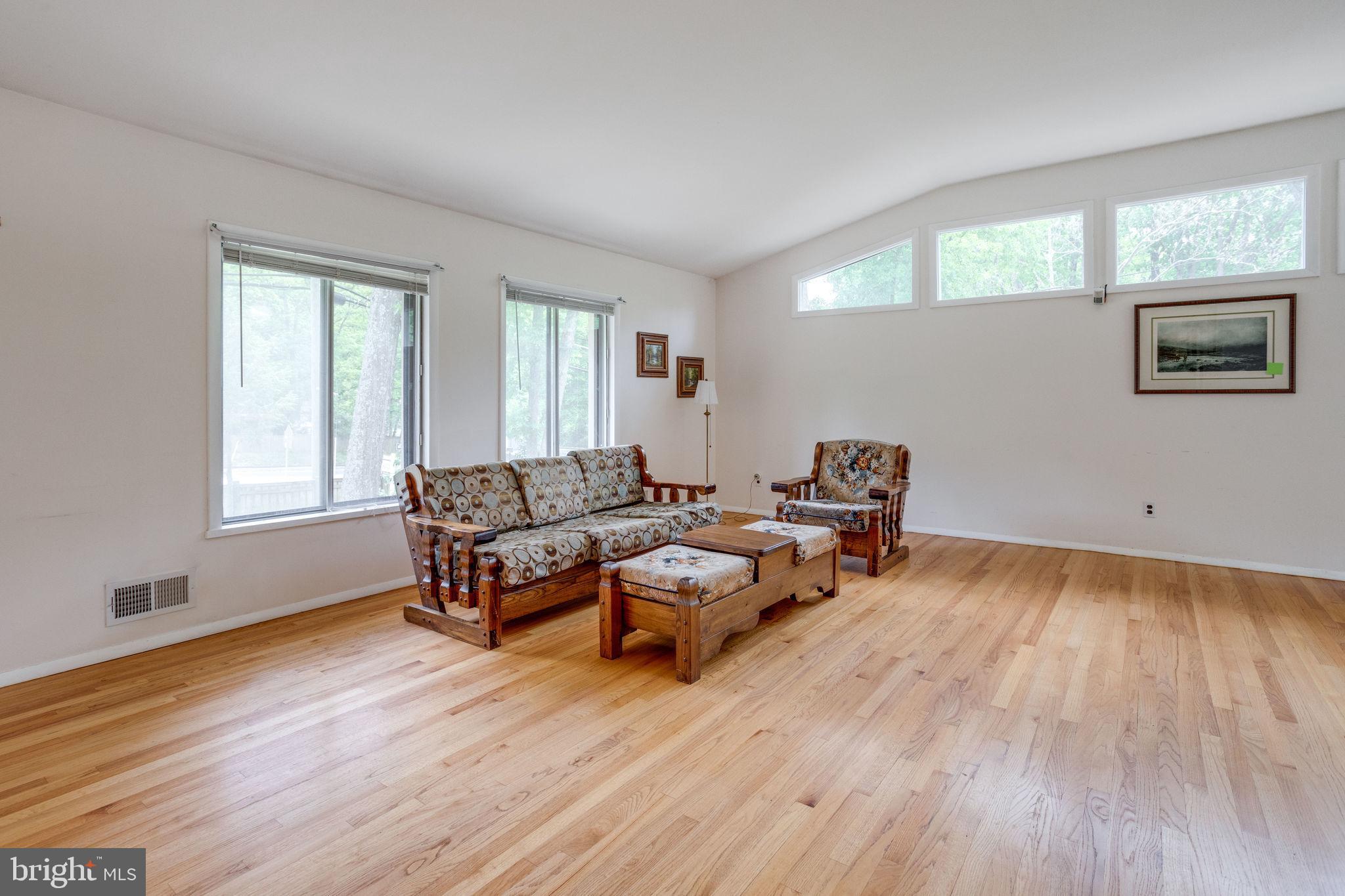 6570 Braddock Road Alexandria, VA 22312 - Photo 9 of 74 Gallery Image 9