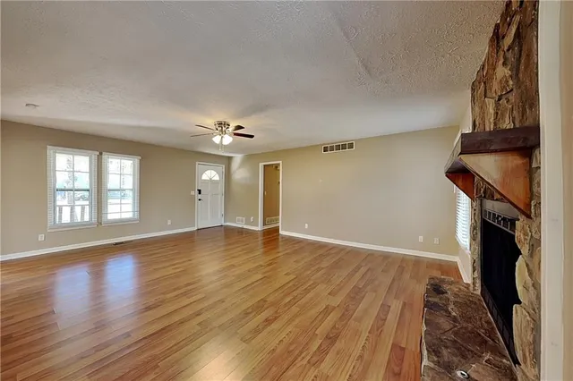 $1,995 | 1606 Shadowbrook Drive, Acworth, GA 30102