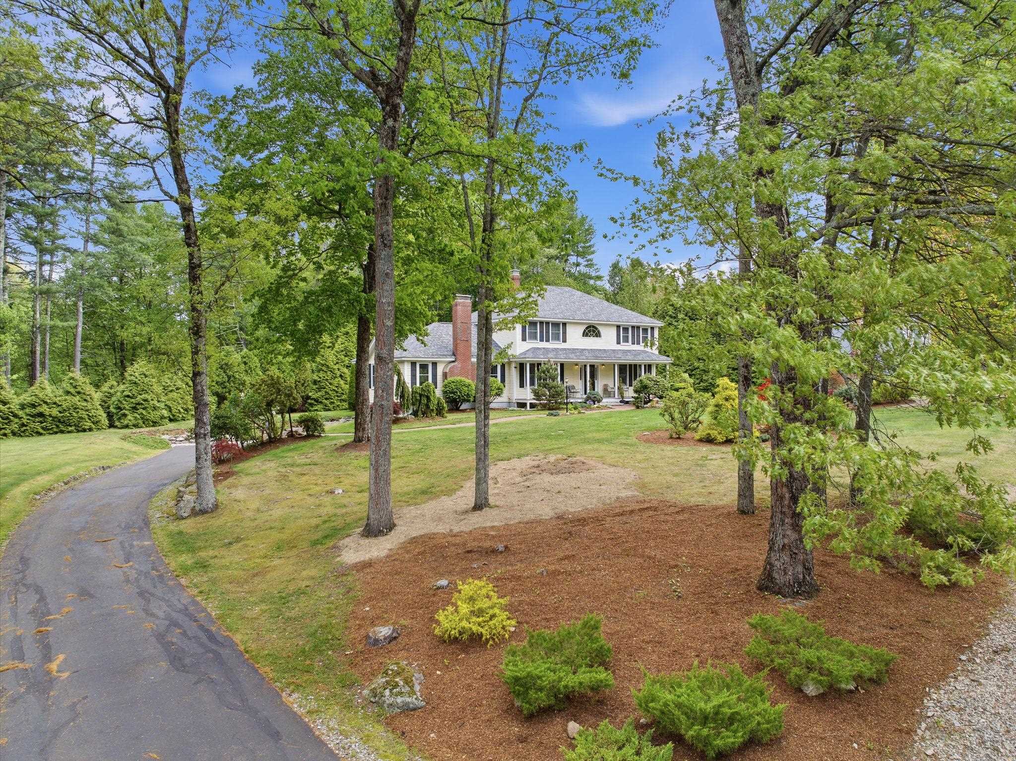 4 Hunters Road Bedford, NH 03110 - Photo 1 of 46