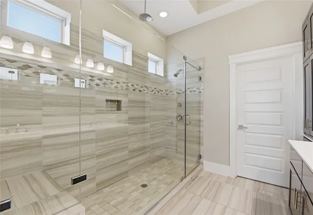 $3,400 | 819 Algona Avenue, Houston, TX 77008