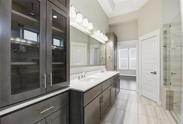 $3,400 | 819 Algona Avenue, Houston, TX 77008