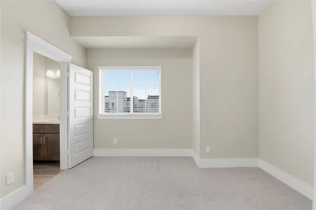 $3,400 | 819 Algona Avenue, Houston, TX 77008