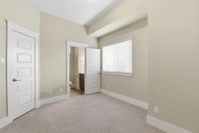 $3,400 | 819 Algona Avenue, Houston, TX 77008