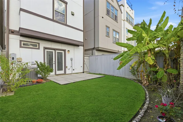 $3,400 | 819 Algona Avenue, Houston, TX 77008