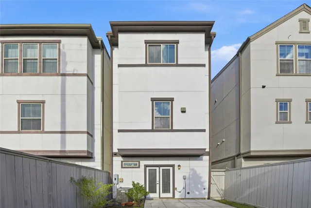 $3,400 | 819 Algona Avenue, Houston, TX 77008