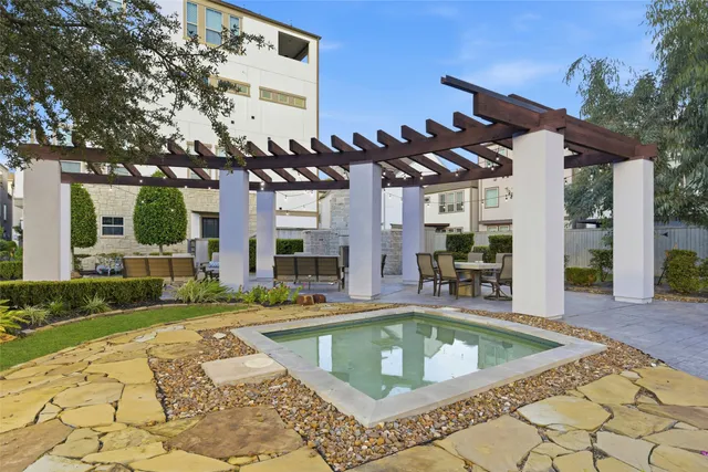 $3,400 | 819 Algona Avenue, Houston, TX 77008