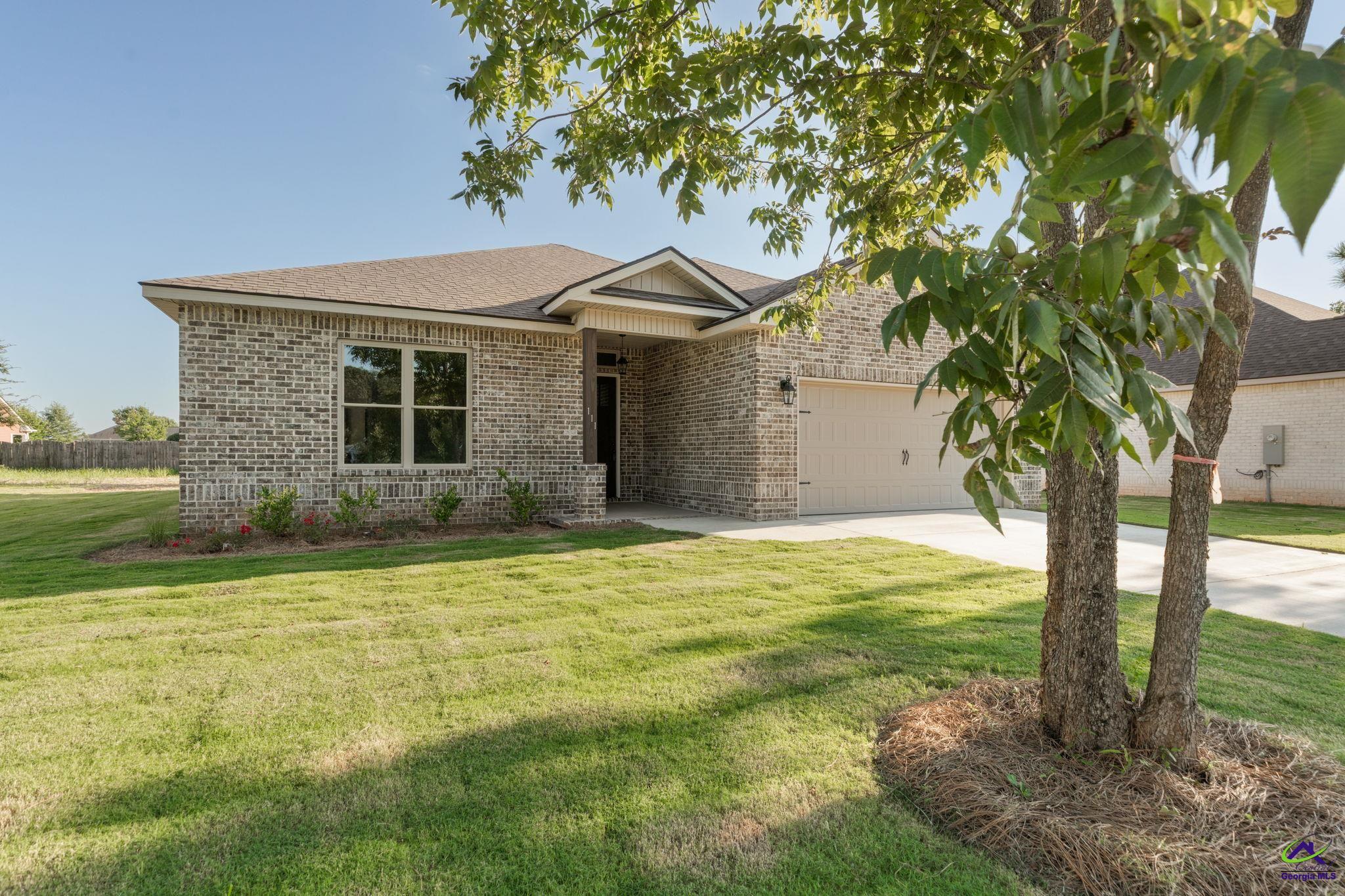 217 Farmland Circle Perry, GA 31069 - Photo 2 of 34