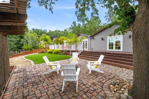 $1,695,000 | 11 Rudgear Drive, Walnut Creek, CA 94596