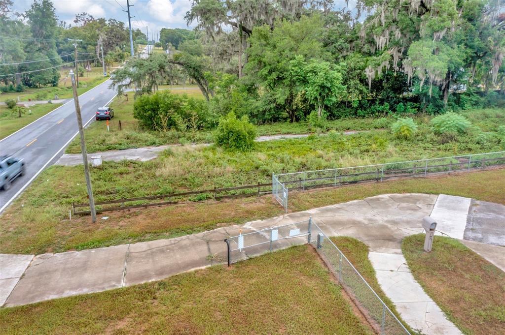 Fort King Rd Road Dade City, FL 33525 - Photo 21 of 23 a view of a backyard with swimming pool