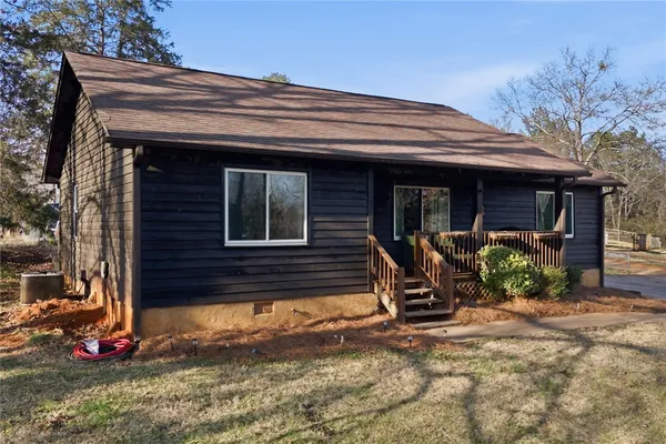 $259,696 | 107 Lakewood Drive, West Union, SC 29696