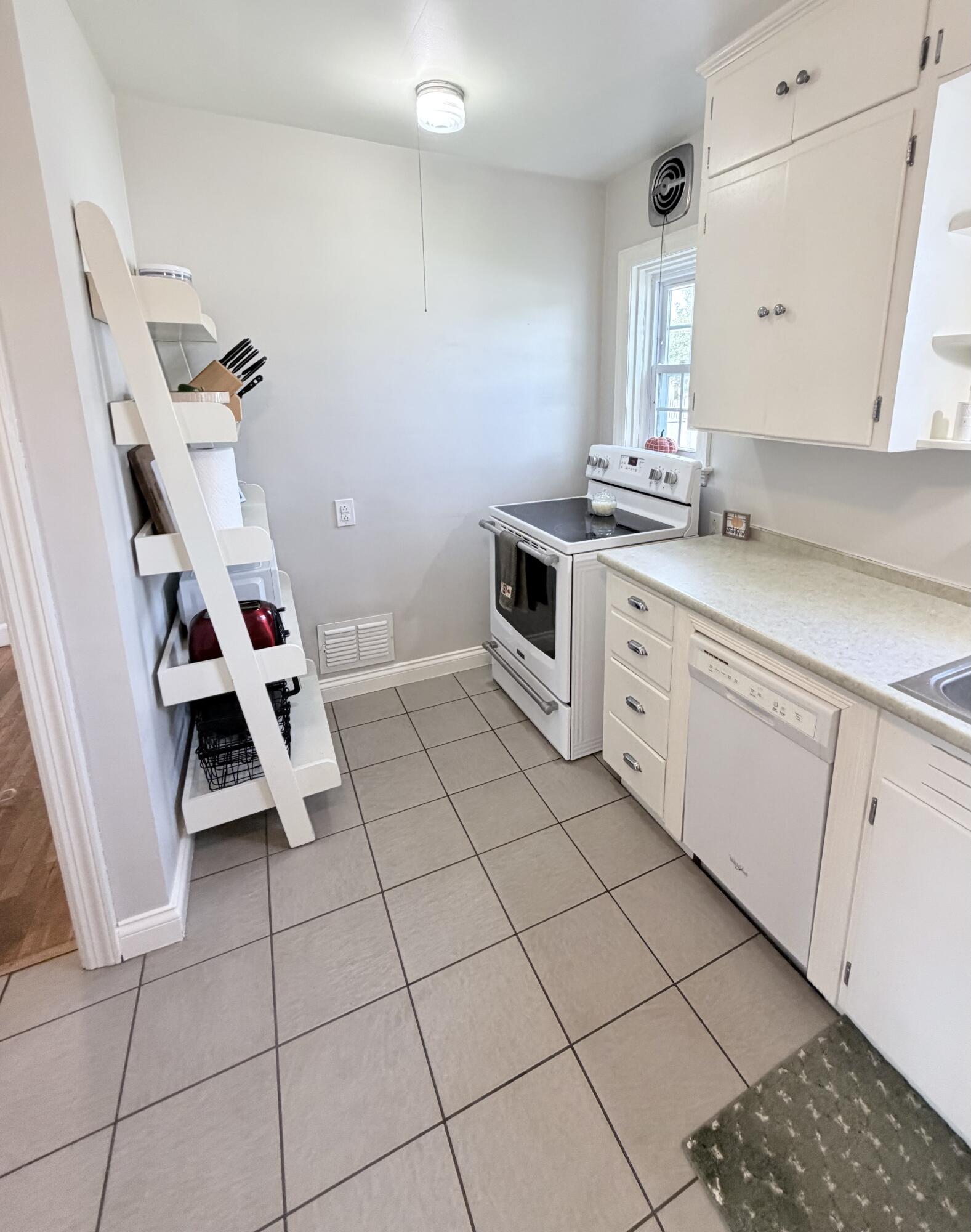 225 Penn Road Troy, OH 45373 - Photo 19 of 38 kitchen6