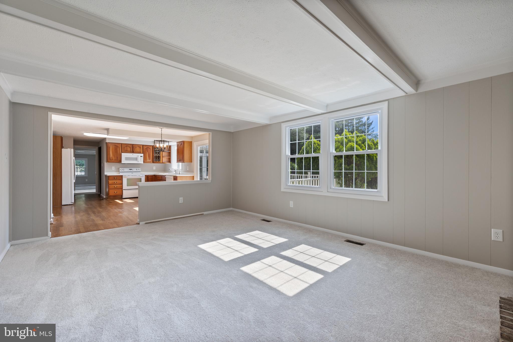 22000 Goshen School Road Gaithersburg, MD 20882 - Photo 14 of 57 a view of an empty room with a window