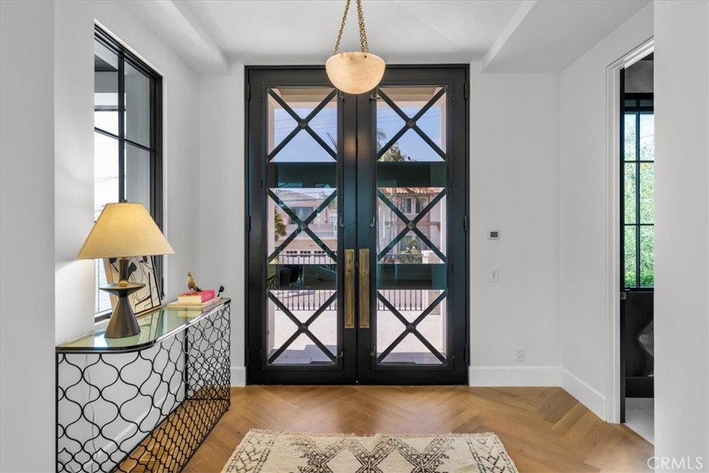 604 14th Street Manhattan Beach, CA 90266 - Photo 4 of 43