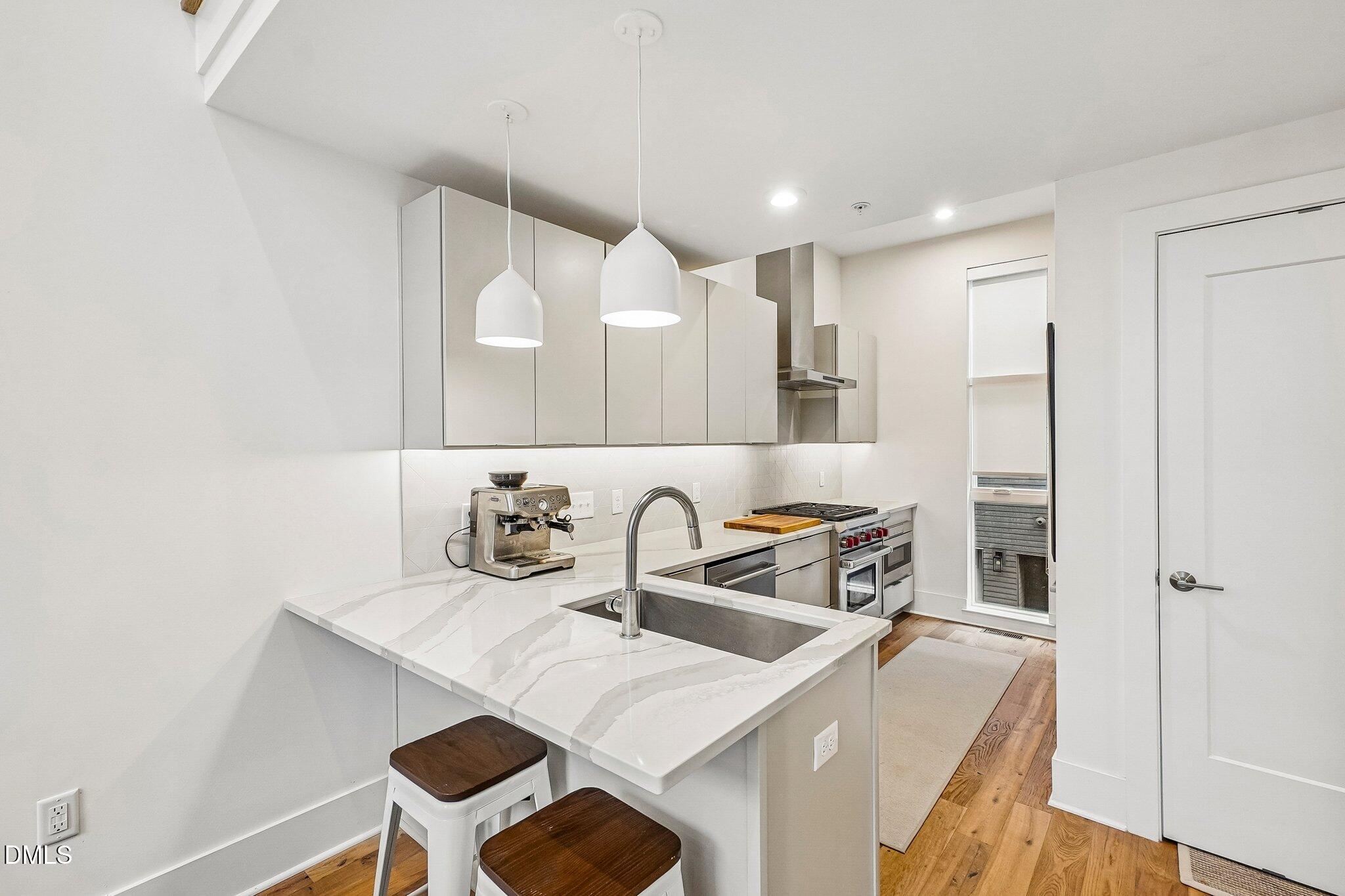 512 Gordon Street, Unit 802 Durham, NC 27701 - Photo 11 of 33 11-web-or-mls-Gordon St 802-S0805-012r