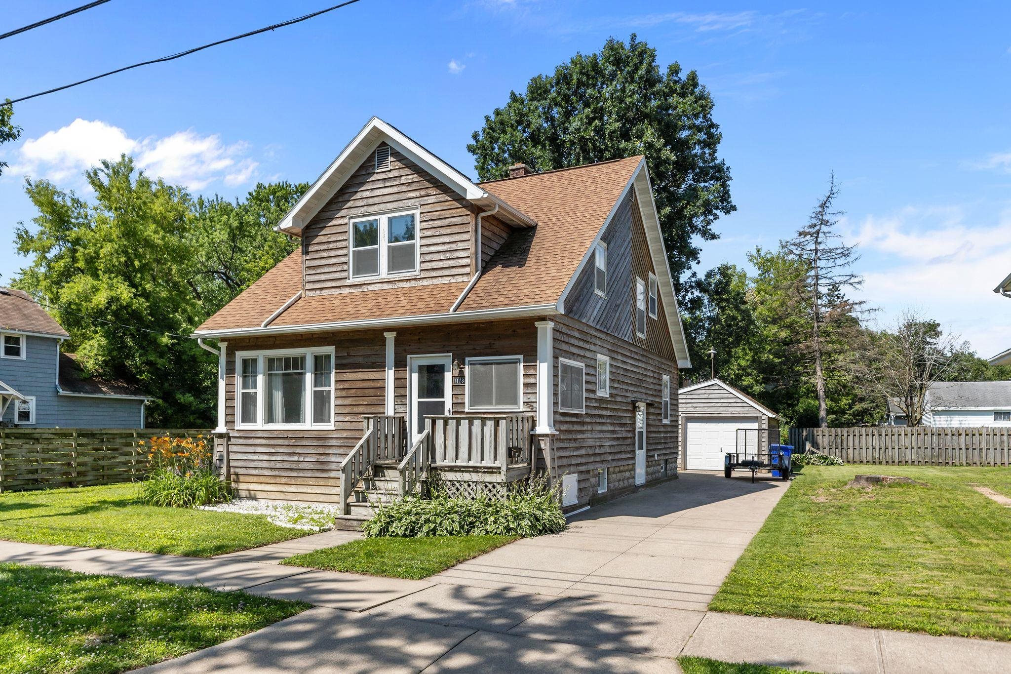 1113 North State Street Appleton, WI 54911 - Photo 2 of 47