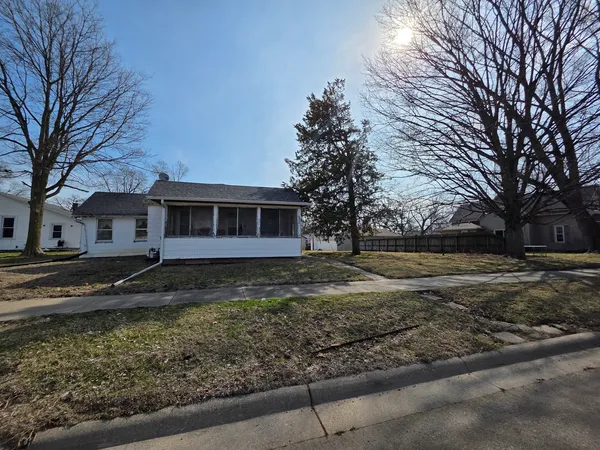 $39,900 | 2313 North 7th Street, Clinton, IA 52732