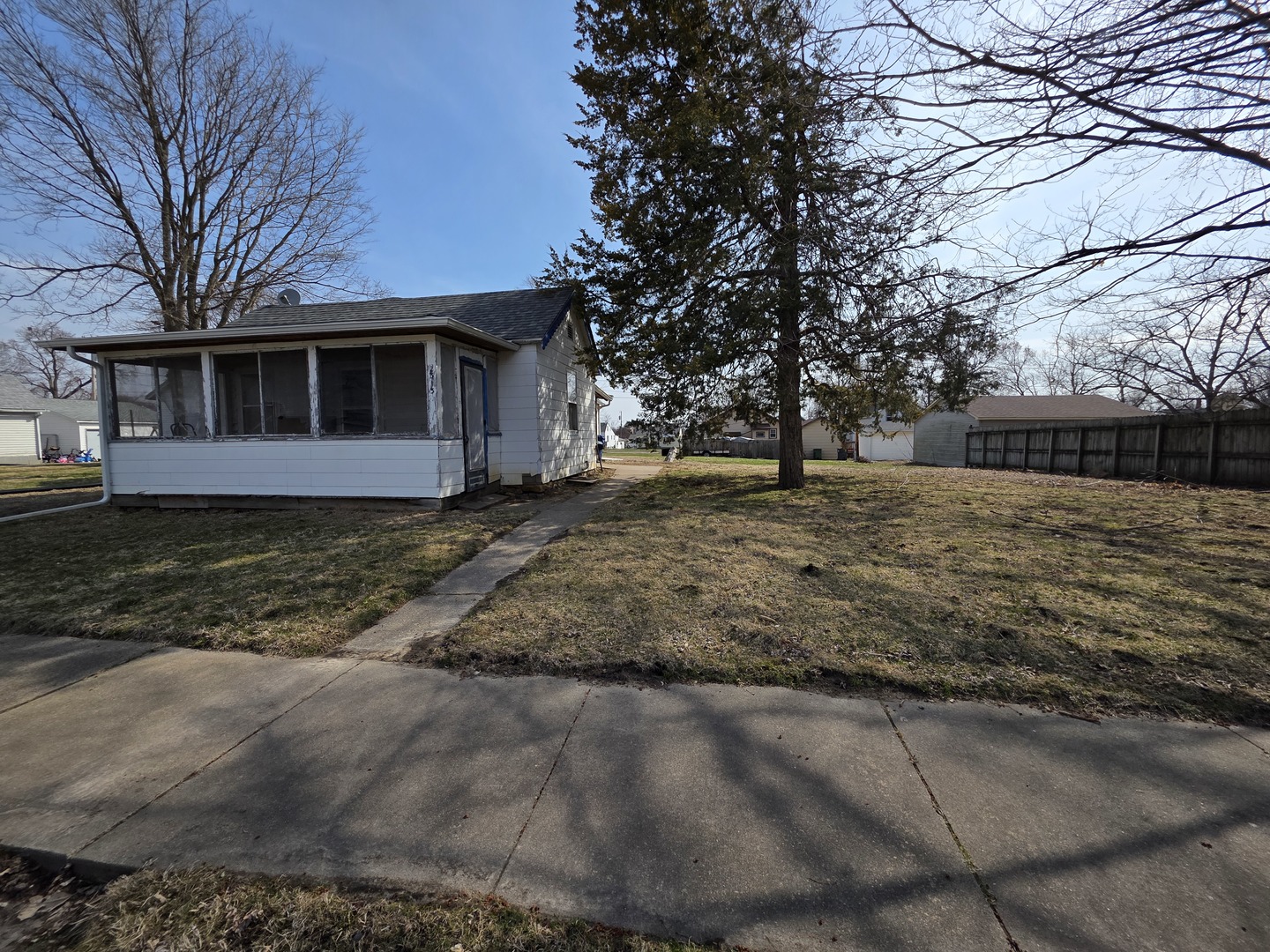 2313 North 7th Street Clinton, IA 52732 - Photo 2 of 26