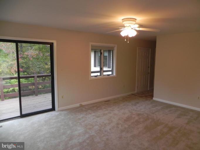 3885 Hunting Creek Road Huntingtown, MD 20639 - Photo 11 of 27 Living Room