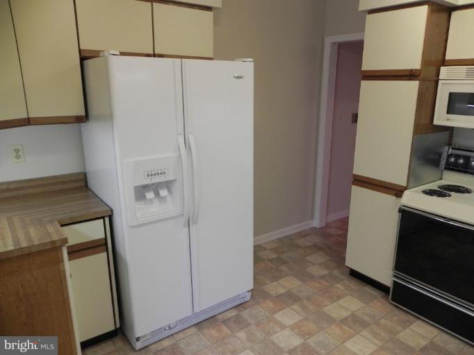3885 Hunting Creek Road Huntingtown, MD 20639 - Photo 7 of 27 Kitchen #3