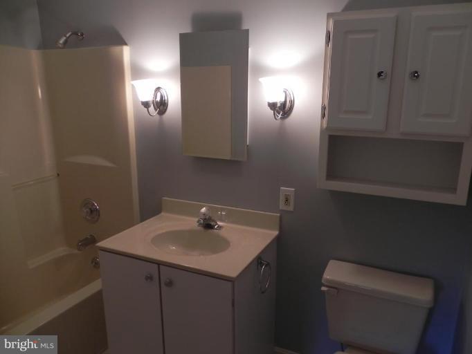 3885 Hunting Creek Road Huntingtown, MD 20639 - Photo 10 of 27 Apartment Bath