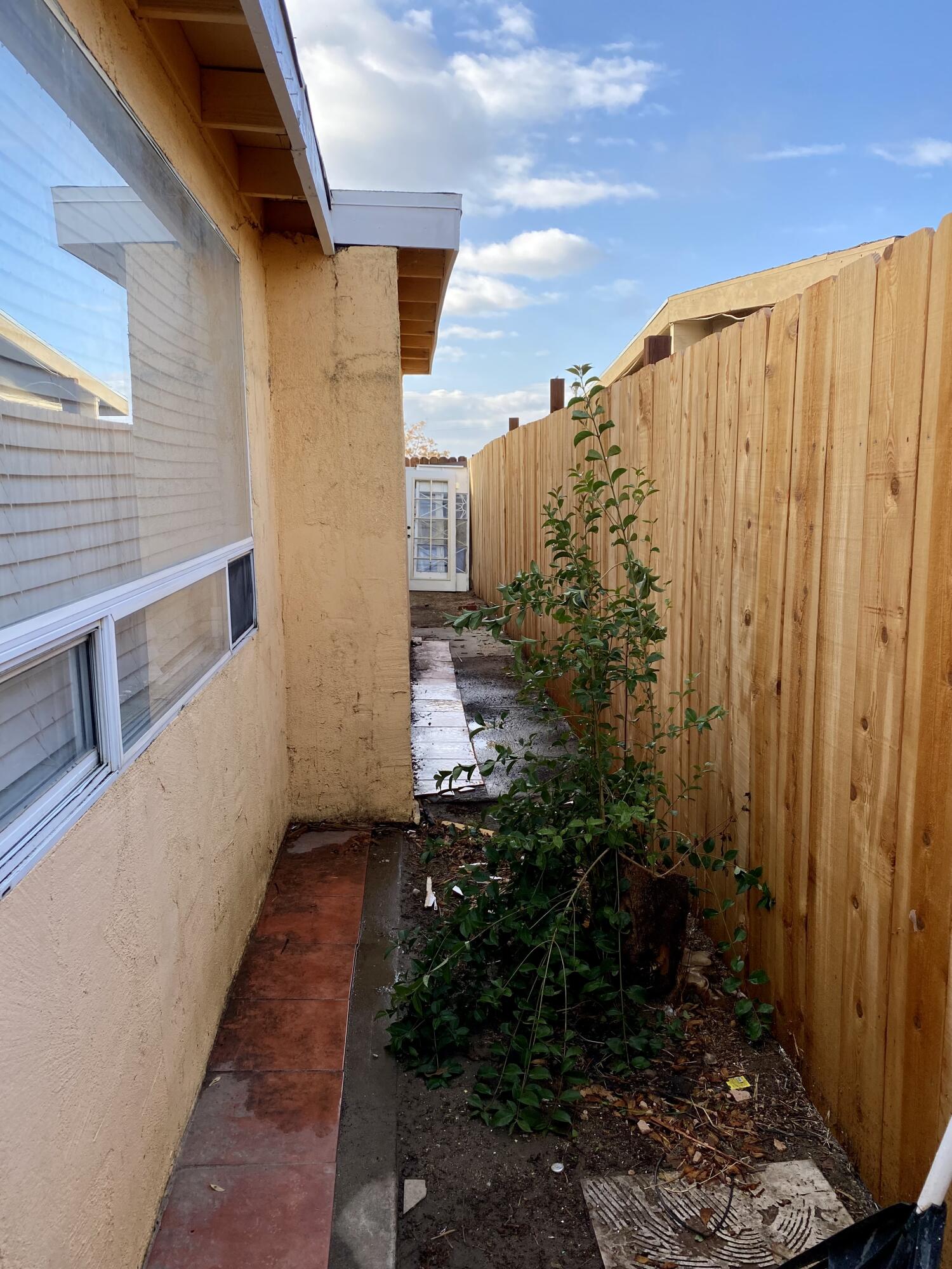 6916 Azalea Avenue Bakersfield, CA 93306 - Photo 21 of 26 a balcony view with outdoor space