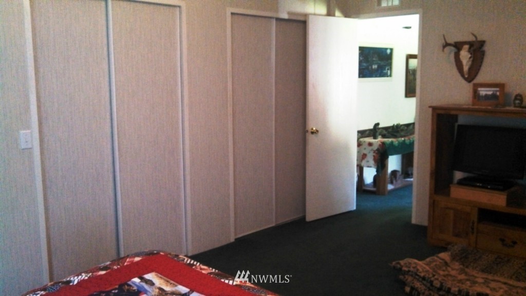 112 Webb Road Southwest Lakebay, WA 98349 - Photo 12 of 24