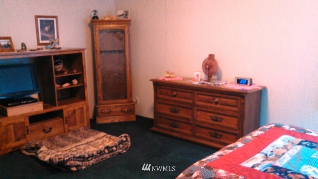 112 Webb Road Southwest Lakebay, WA 98349 - Photo 14 of 24