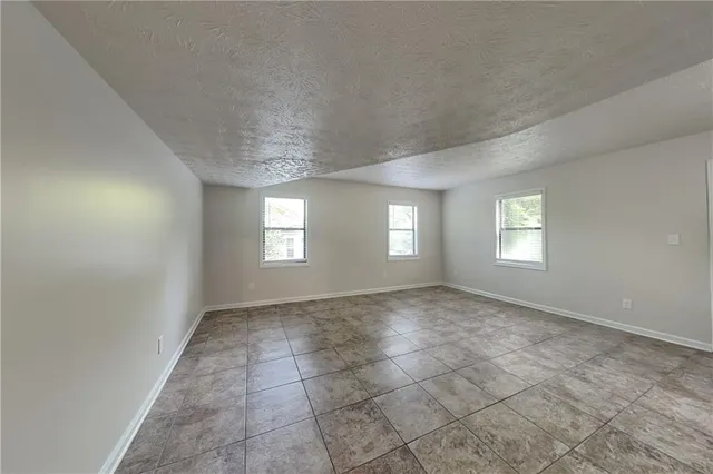 $1,975 | 4027 Evelyn Drive, Powder Springs, GA 30127