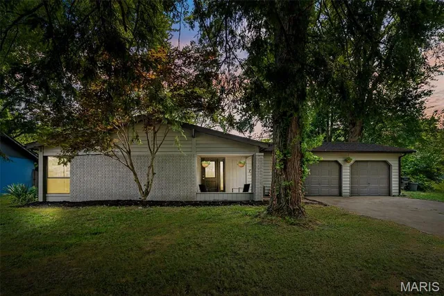 $210,000 | 102 Gale Drive, Fairview Heights, IL 62208