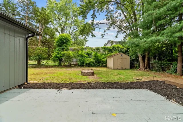 $210,000 | 102 Gale Drive, Fairview Heights, IL 62208