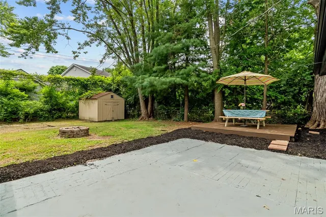 $210,000 | 102 Gale Drive, Fairview Heights, IL 62208