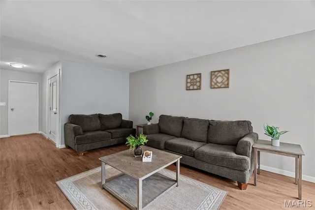 $210,000 | 102 Gale Drive, Fairview Heights, IL 62208