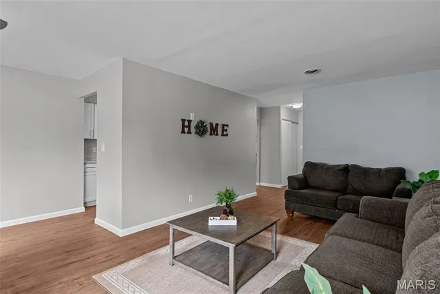 $210,000 | 102 Gale Drive, Fairview Heights, IL 62208