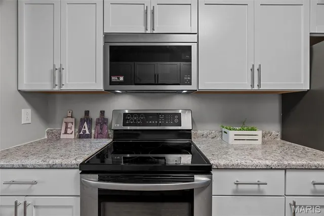 $210,000 | 102 Gale Drive, Fairview Heights, IL 62208