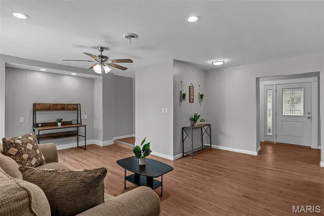 $210,000 | 102 Gale Drive, Fairview Heights, IL 62208