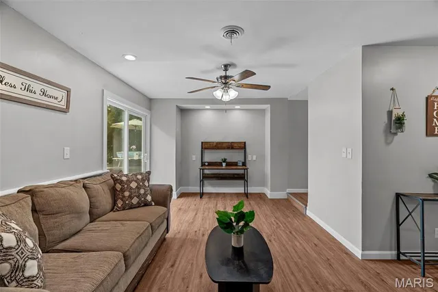 $210,000 | 102 Gale Drive, Fairview Heights, IL 62208